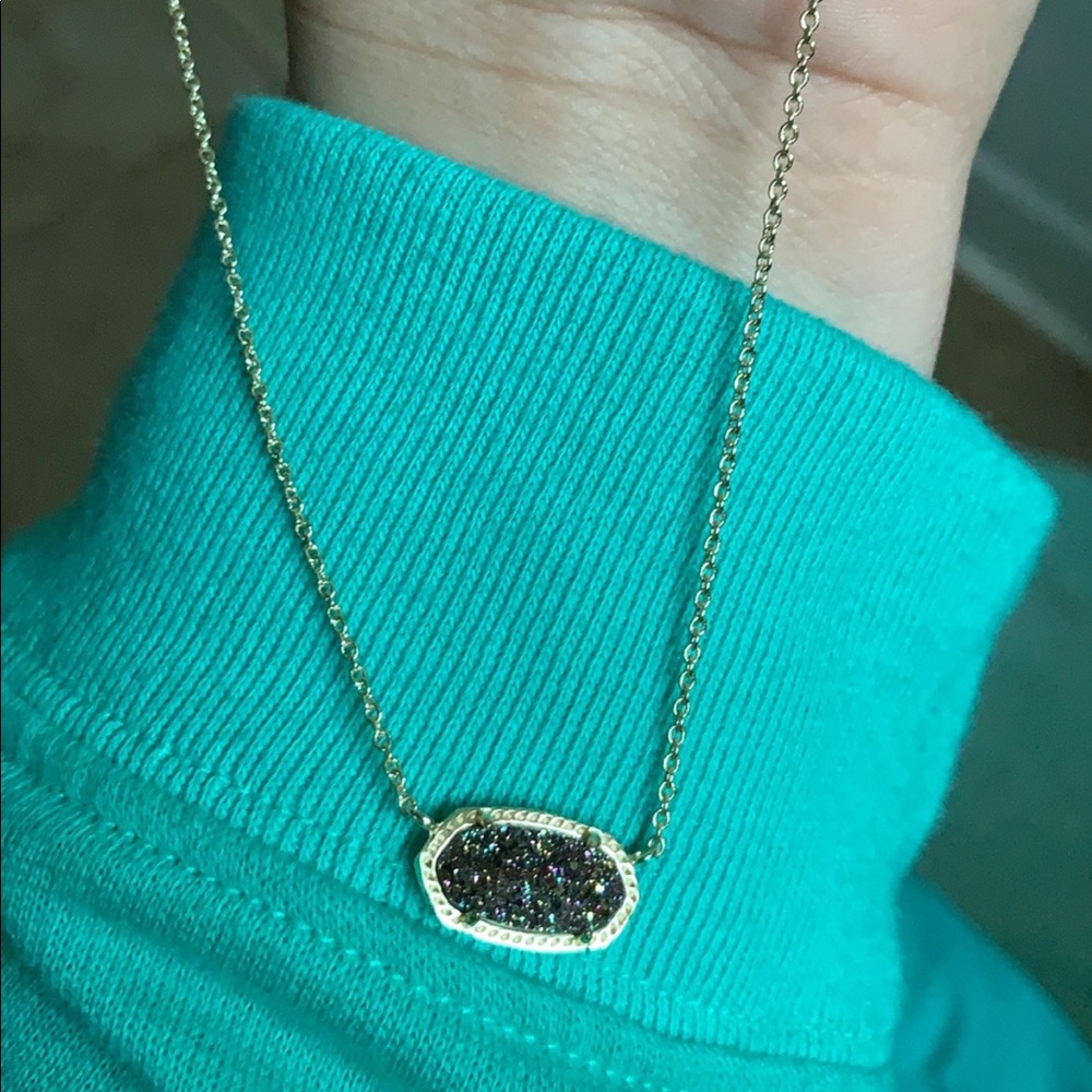 Kendra Scott necklace